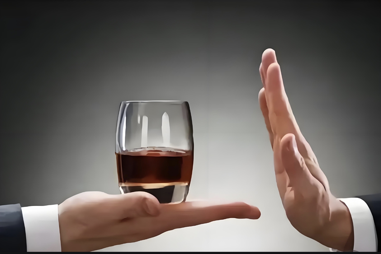 酒精成瘾未治疗，5年后大脑萎缩率高出37%