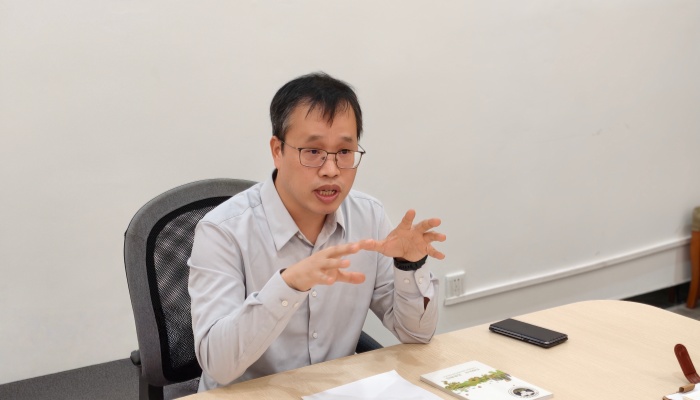 新里程管理集团高级副总裁许铭桂来广州华佑医院指导工作，充分肯定医院团队实干精神