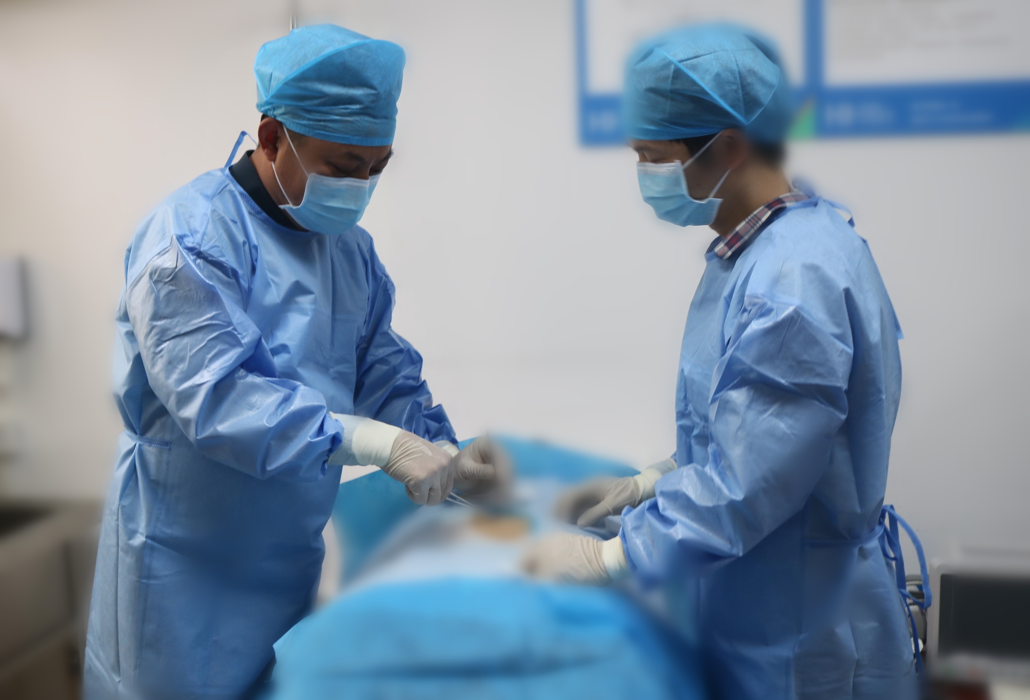 广州花都首例“戒酒芯片”植入成功-纳曲酮缓释植入术