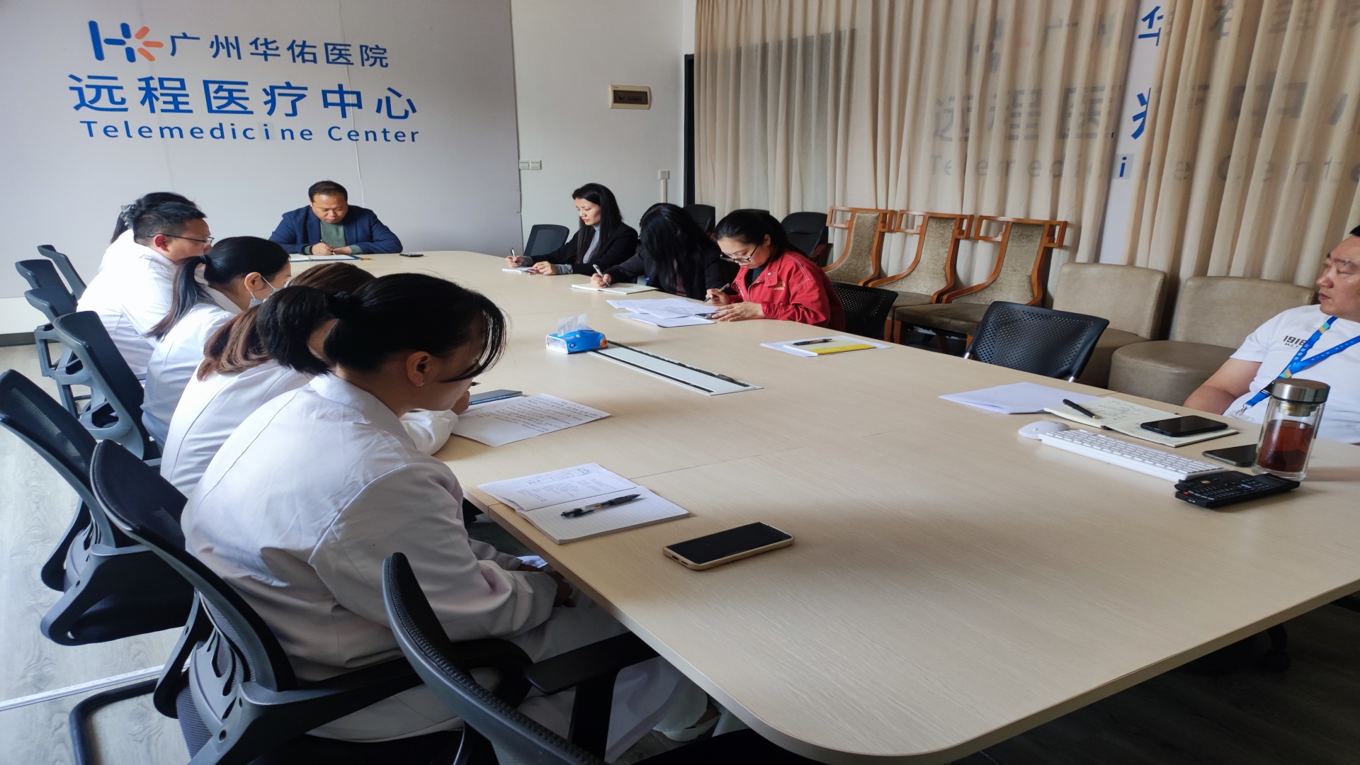 广州华佑医院召开2025年第一季度总结暨第二季度部署会议