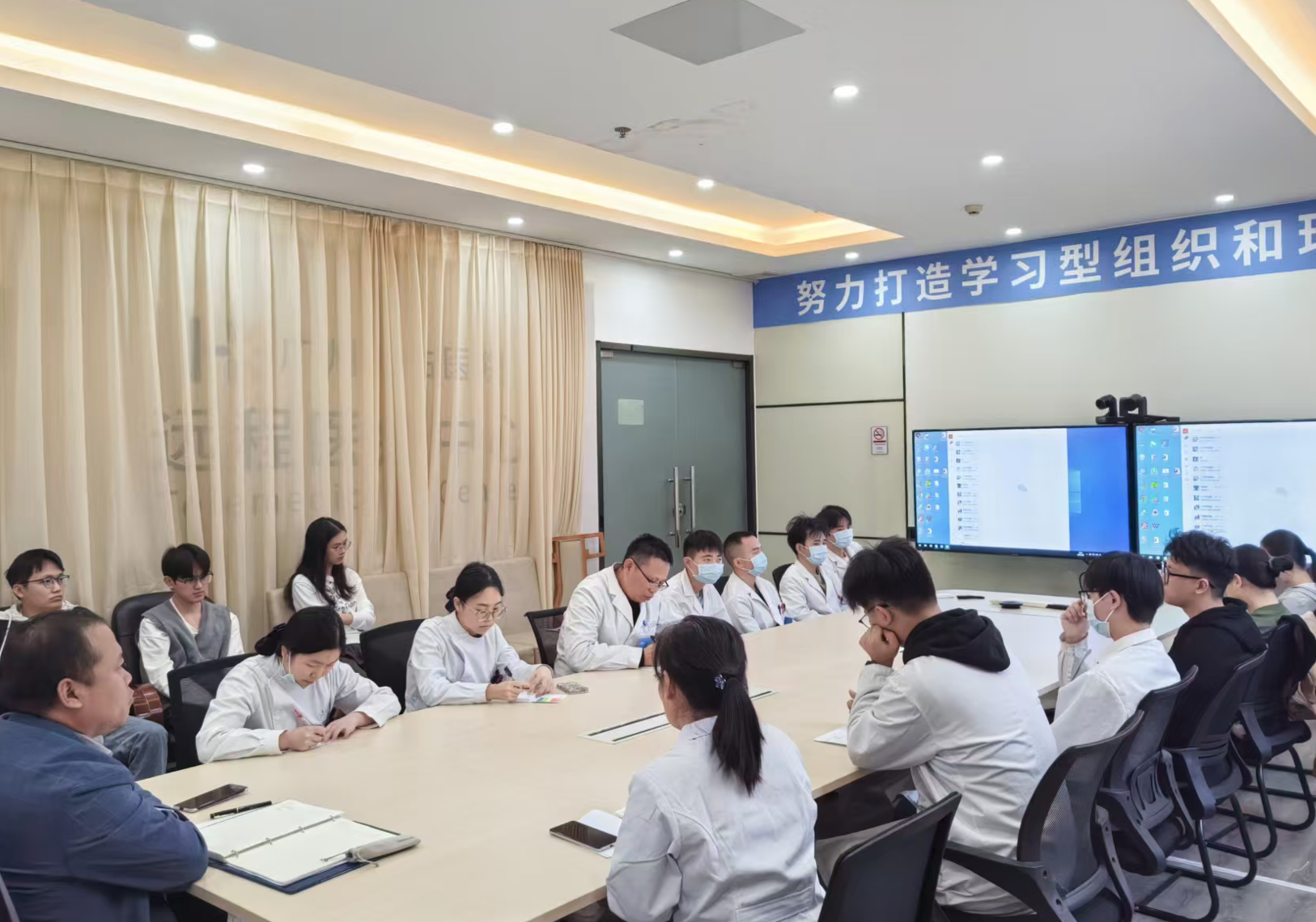 广州华佑医院召开护士座谈会 聚焦业务能力与安全双提升